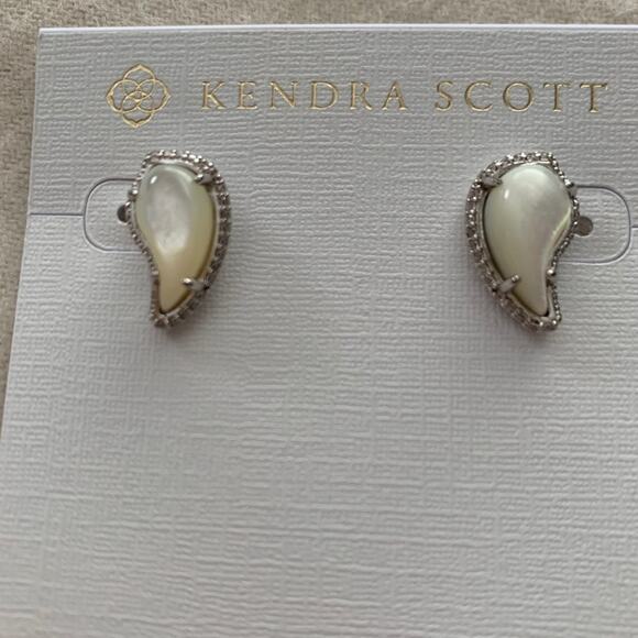 Kendra Scott Temple Silver Stud earrings - Picture 3 of 3